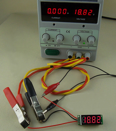 Вольтметр 00.00-30.00V-YELLOW (10мм)