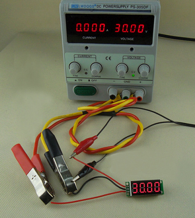 Вольтметр 00.00-30.00V-YELLOW (10мм)